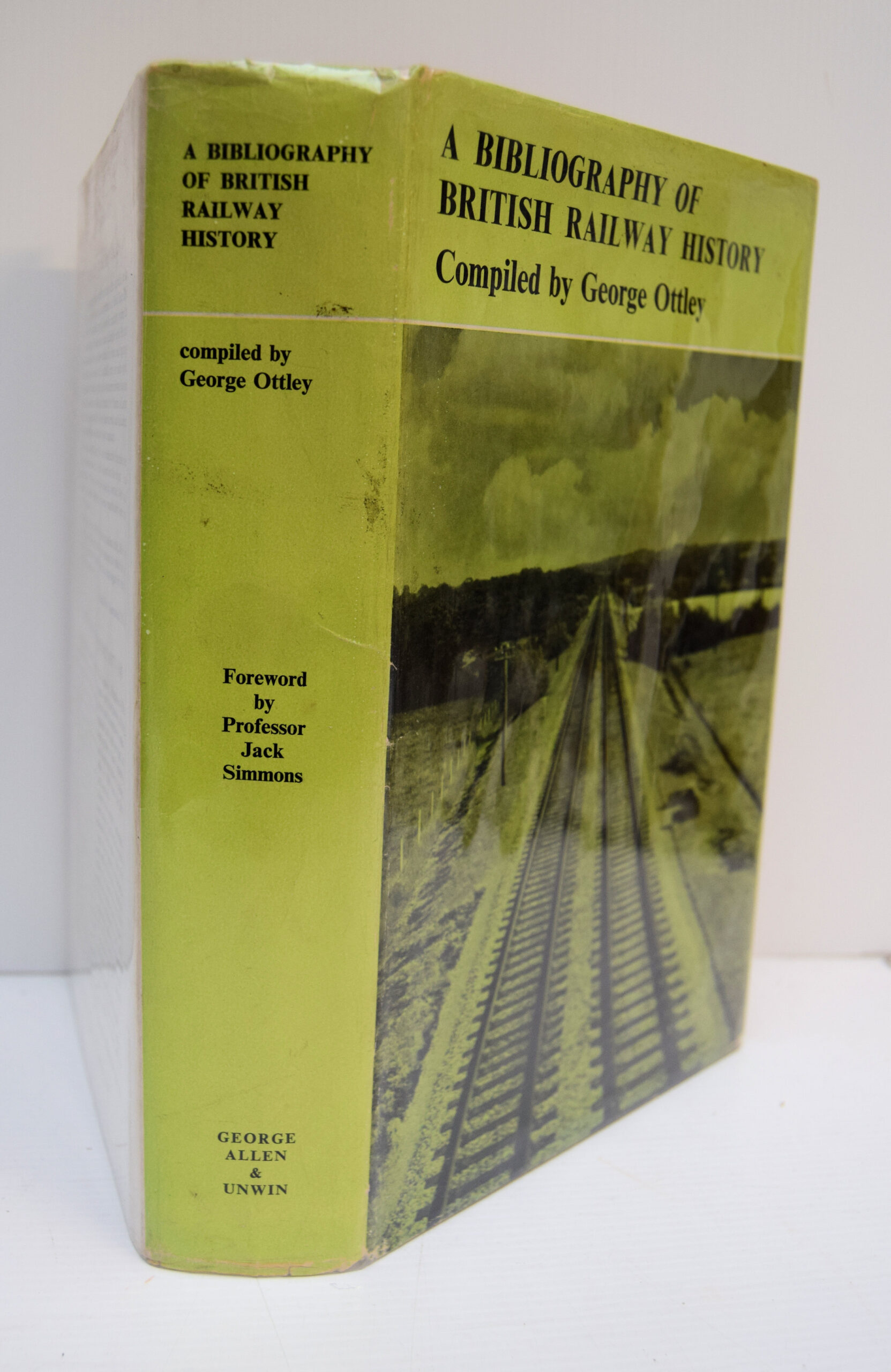 A BIBLIOGRAPHY OF BRITISH RAILWAY HISTORY..